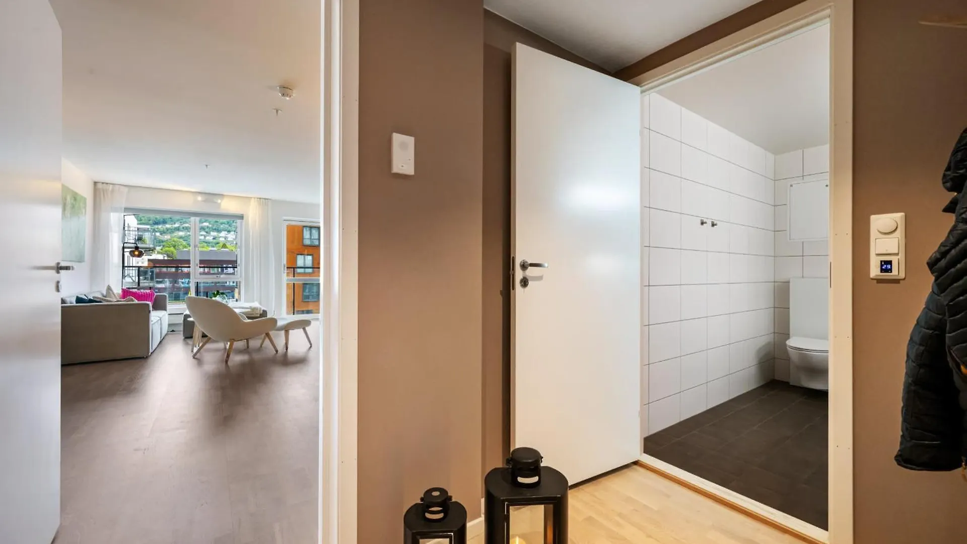 Roomsly Apartments - City Flat With Private Balcony Bergen