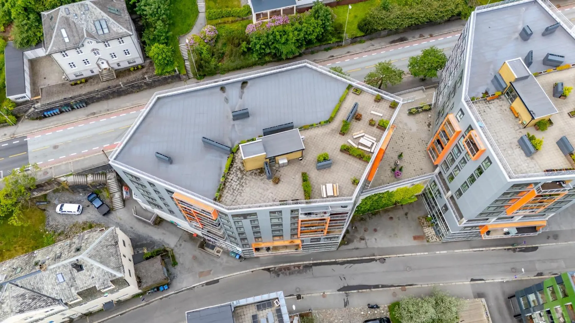 Roomsly Apartments - City Flat With Private Balcony Bergen
